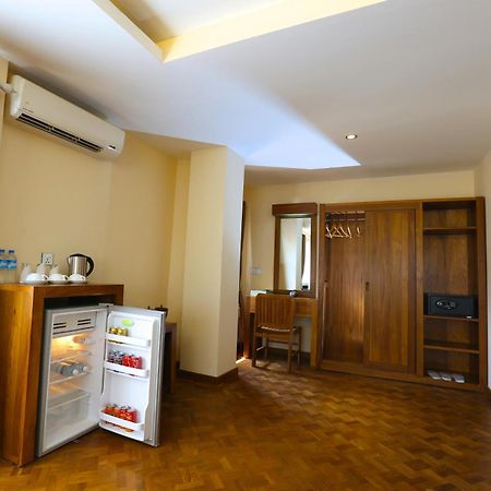 Queen'S Park Hotel Yangon Luaran gambar