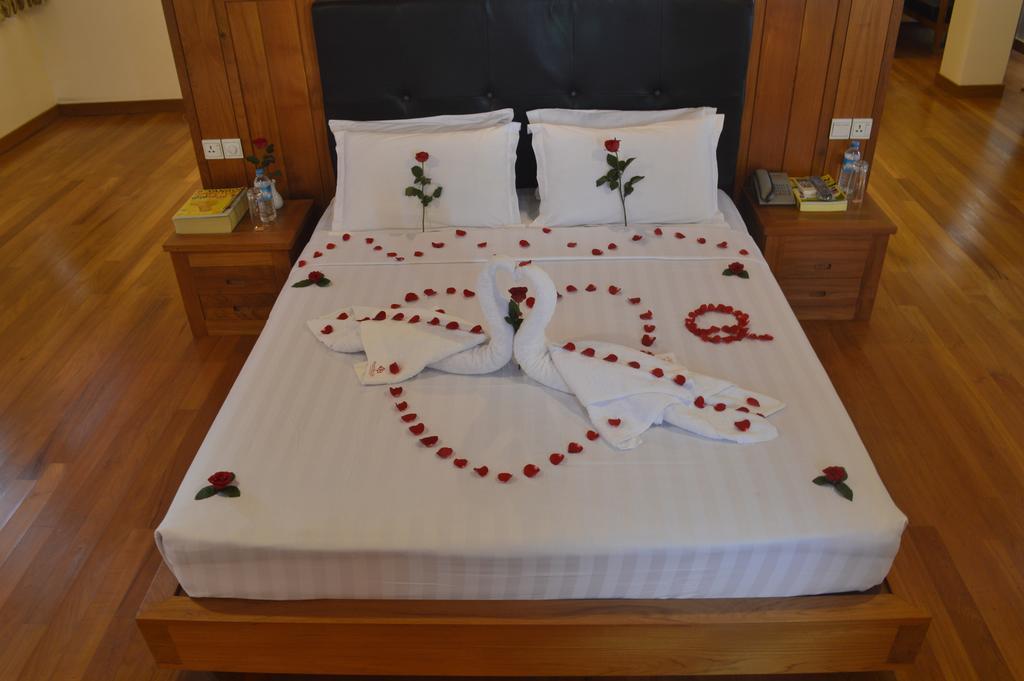 Queen'S Park Hotel Yangon Luaran gambar