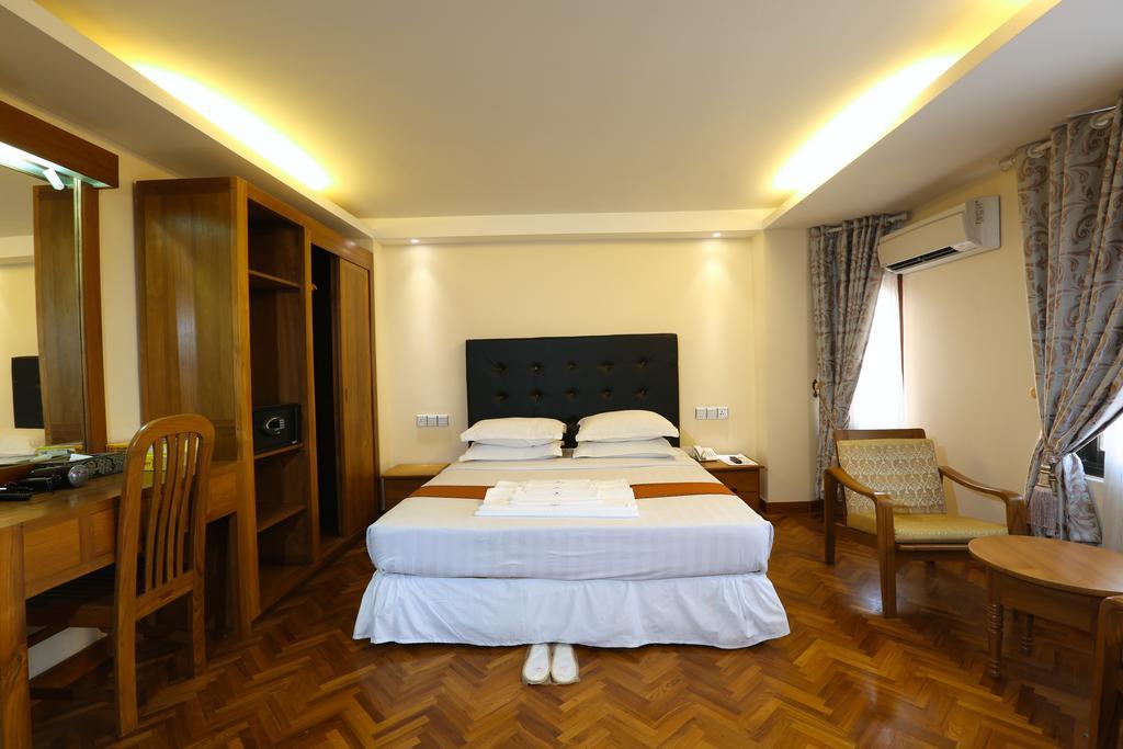 Queen'S Park Hotel Yangon Luaran gambar