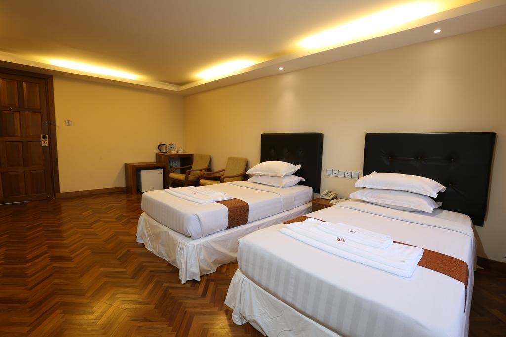 Queen'S Park Hotel Yangon Luaran gambar