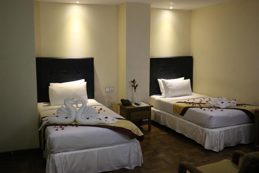 Queen'S Park Hotel Yangon Luaran gambar