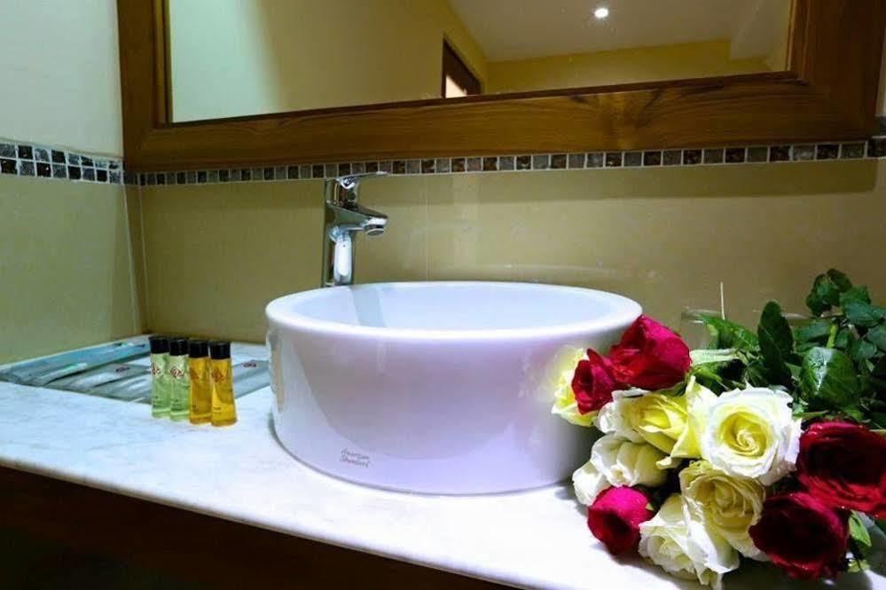 Queen'S Park Hotel Yangon Luaran gambar