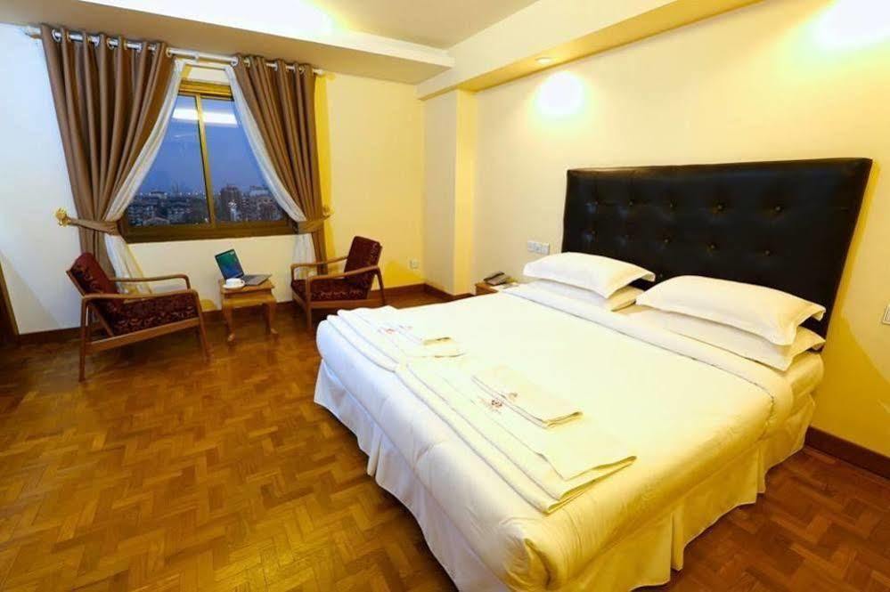 Queen'S Park Hotel Yangon Luaran gambar